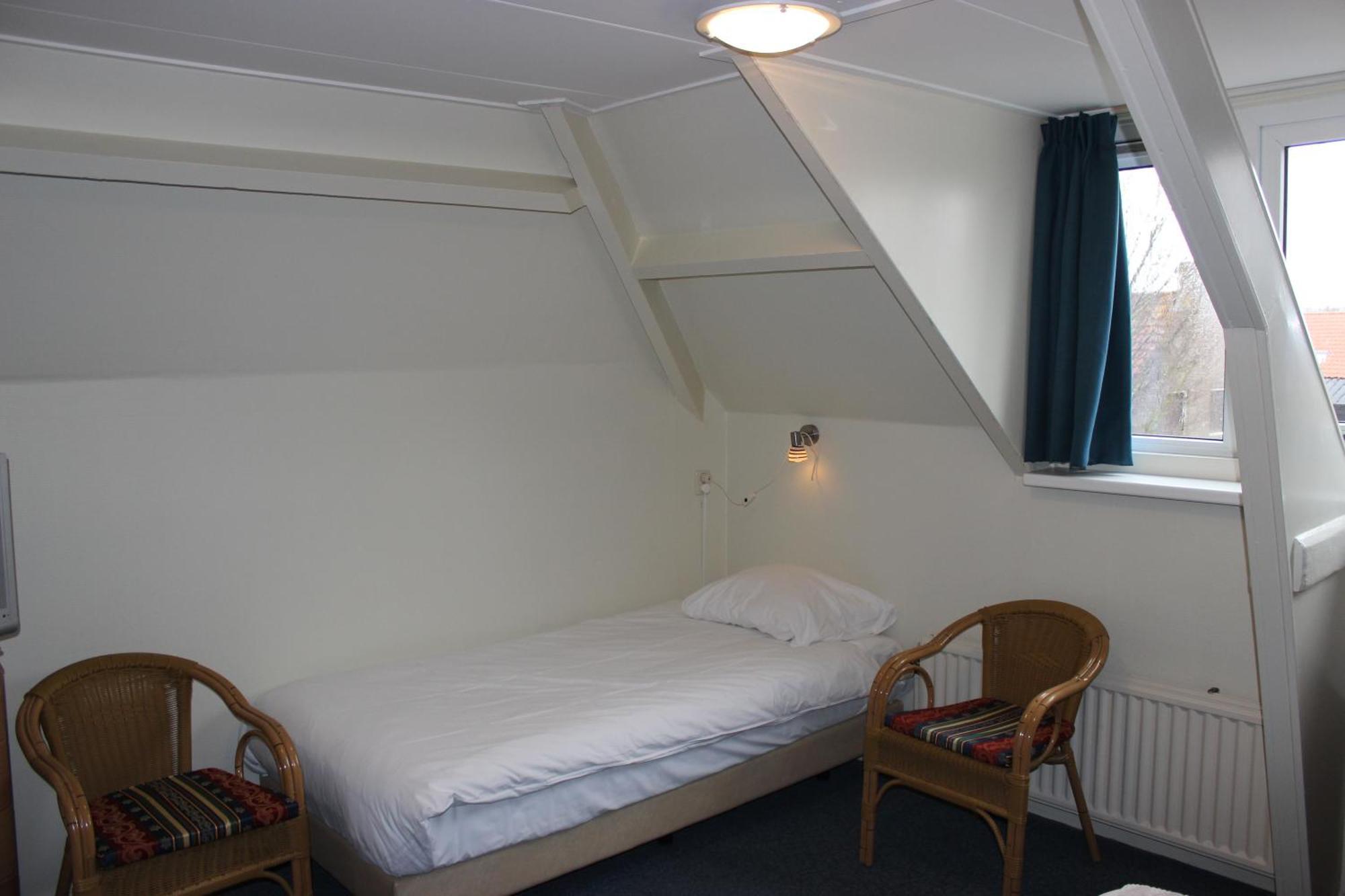 Hotel "De Klok" Buren  Ruang foto