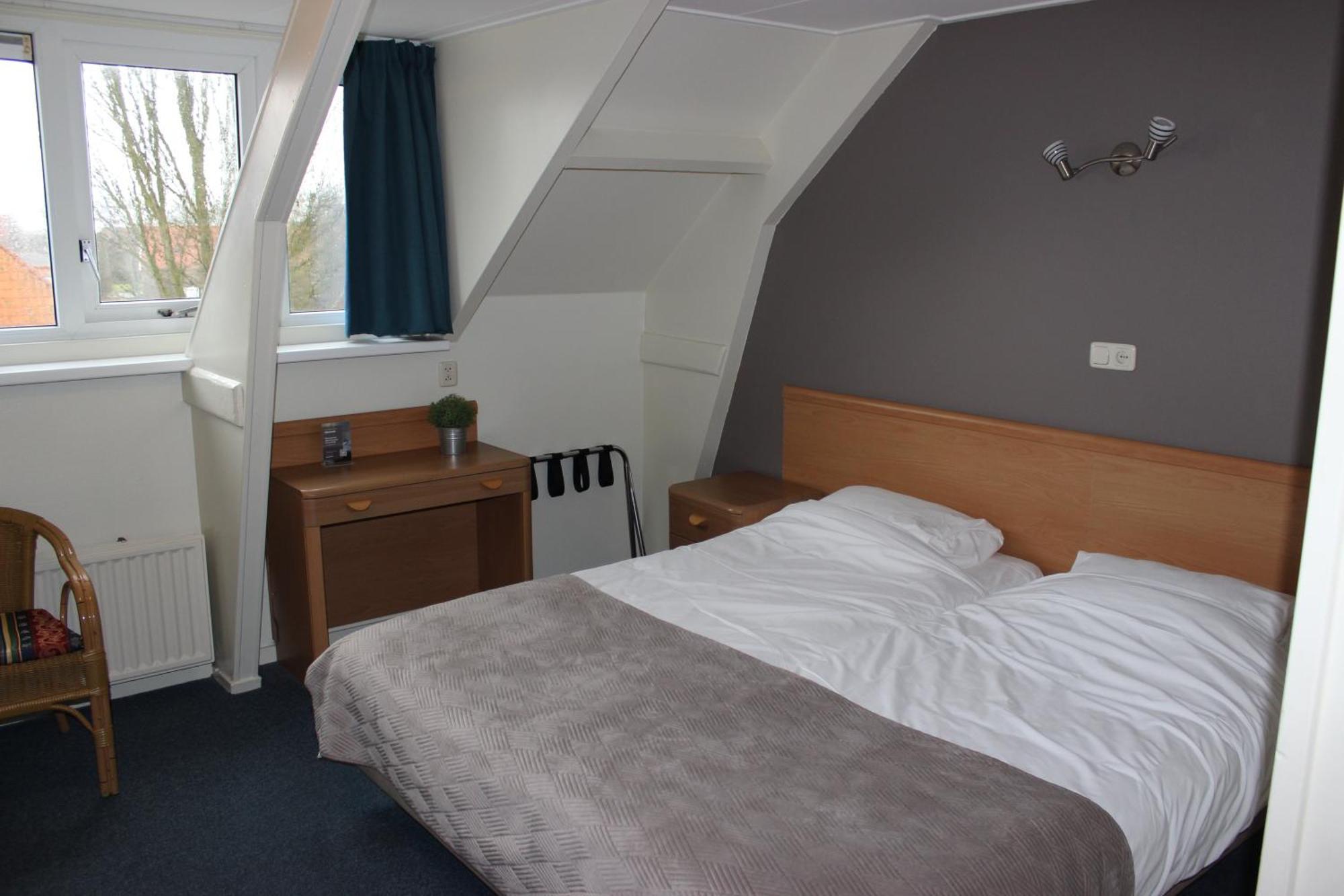 Hotel "De Klok" Buren  Ruang foto